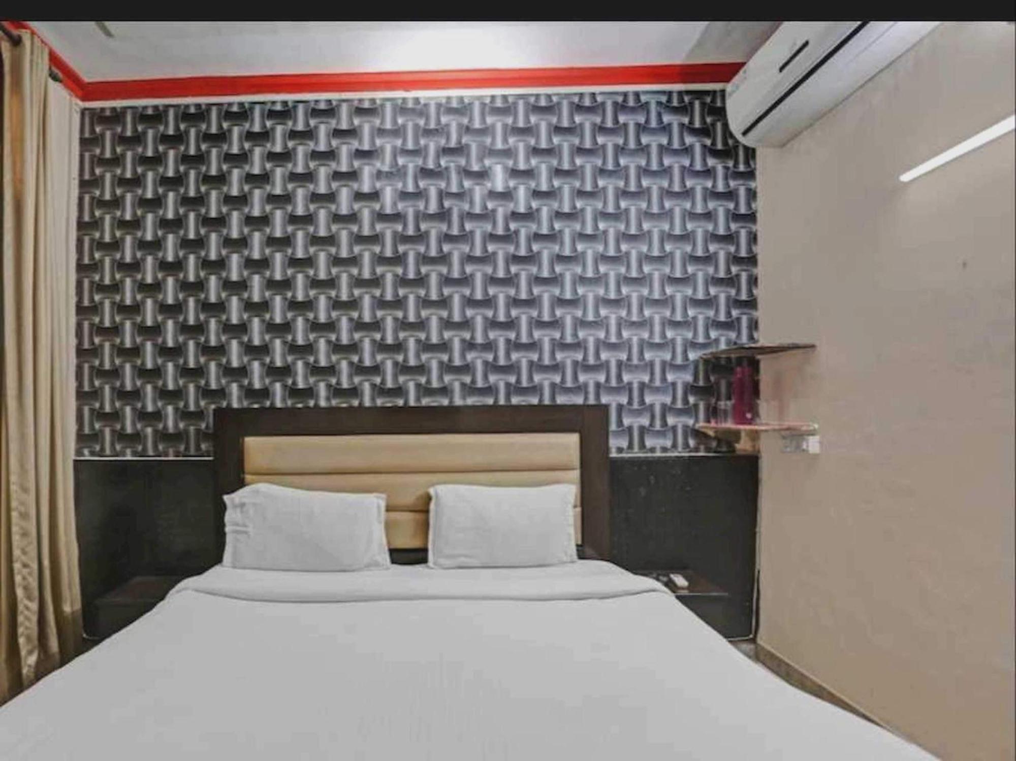 Hotel Sky Bird Bhauli Exterior foto
